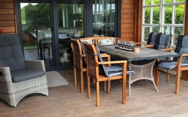 Schaal Lake Residence
