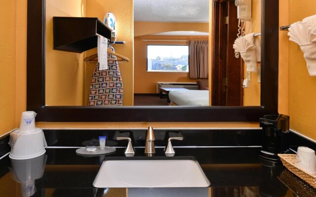 Days Inn & Suites by Wyndham Byram