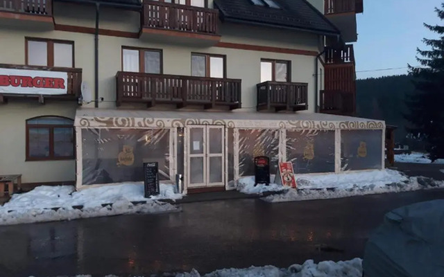 Apartment House Kamzík 9