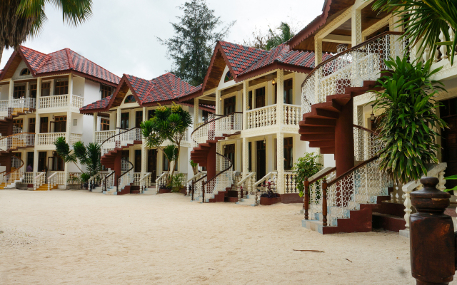 Smiles Beach Hotel