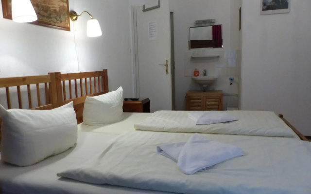 Hotel Pension Waizenegger am Kurfürstendamm