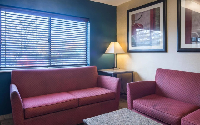 Motel 6 Madison, WI - East