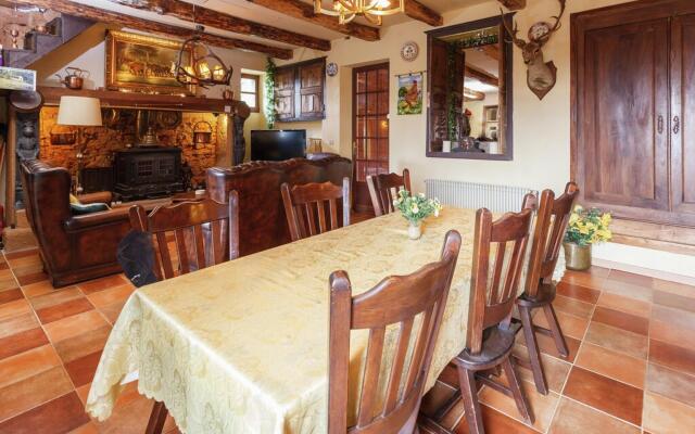 Authentic Holiday Home in Puy-l'evêque With Swimming Pool