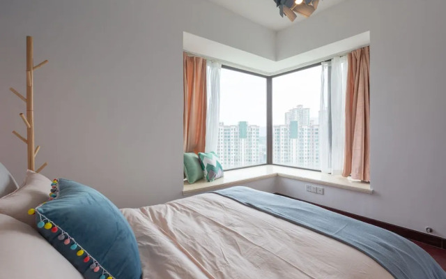Locals Boutique Apartment  Huafa  No.5