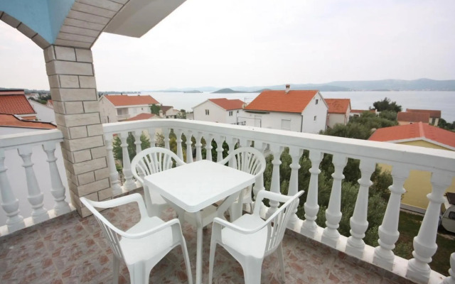 Vese - 100 m from beach - A4(2+2)