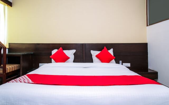 OYO 18849 Hotel Raj Shikhar