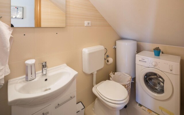 Stunning Home in Sosici With Wifi and 2 Bedrooms