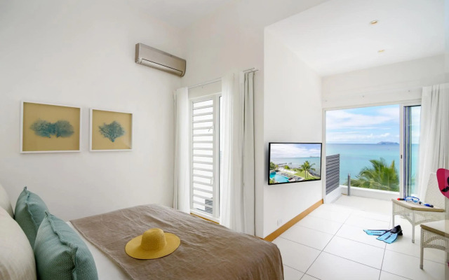 Myra Seafront Suites with Lov