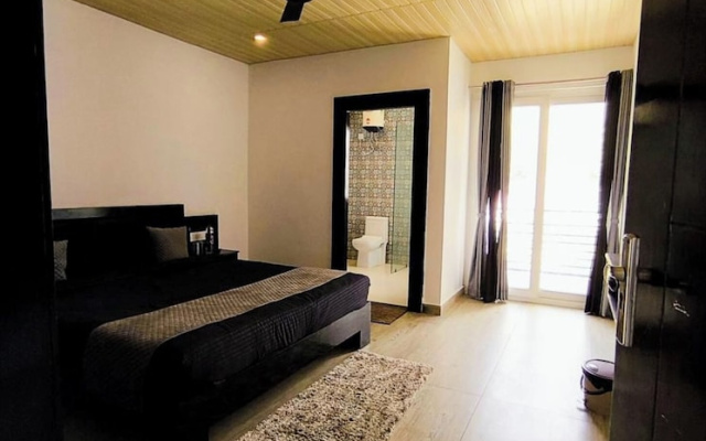 Premium Hotel Blue P-I-N-E Palace