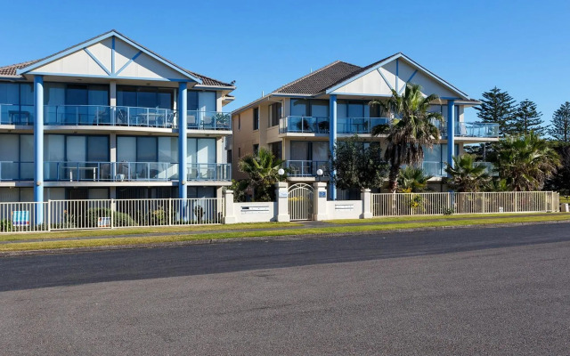 Nautilus 6 Beach Front Bliss