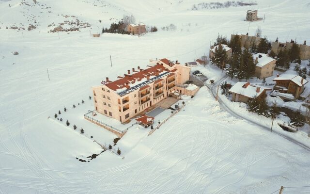 Le Notre Hotel & Ski Resort