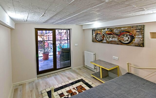 Sakhli at Chavchavadze Ave 15