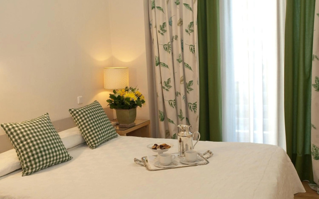 The Park Hotel Piraeus - Image 4