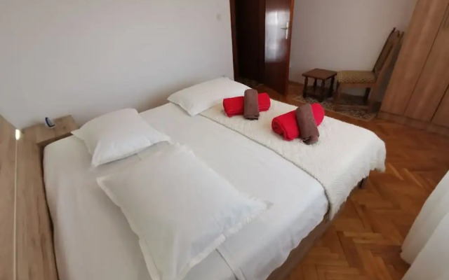 Srđan - 10 m From the Beach - A2