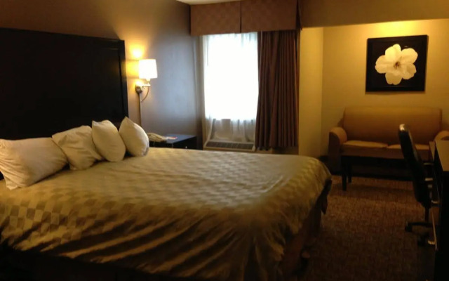 Ramada by Wyndham Fresno North