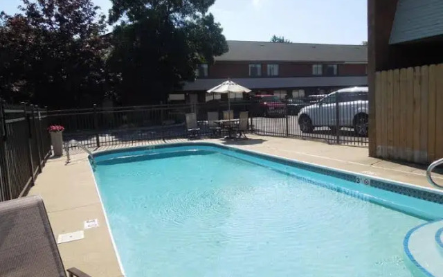 Super 8 Beachwood Cleveland Area