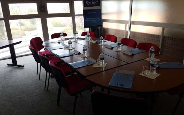 Kyriad Angoulême Nord Champniers - Hôtel & Résidence