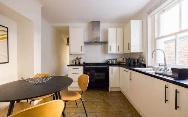 The Fulham Bolthole - Beckoning 2bdr Flat With Garden