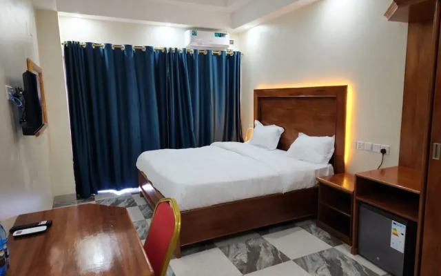 Pulickal Heights Hotel
