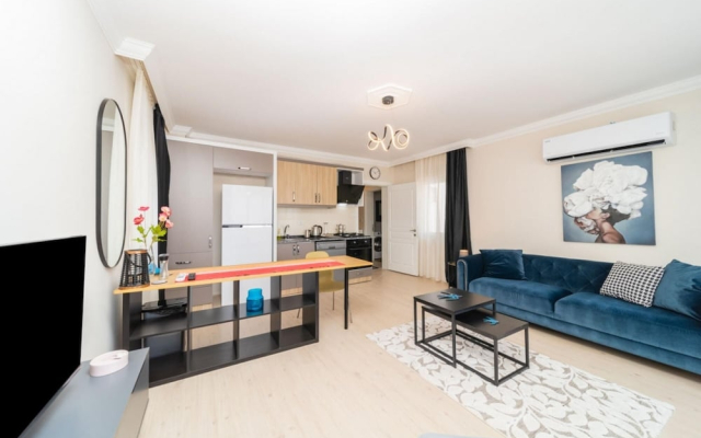 Lovely Flat 2 km to Lara Beach in Muratpasa