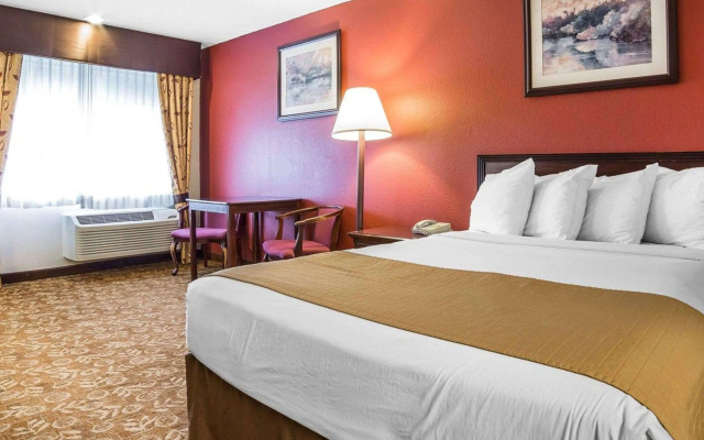 Quality Inn & Suites Minden