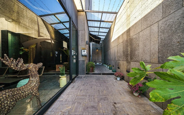 Harbor Bridge Hotel