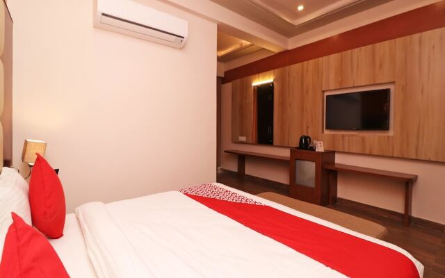 OYO 14766 Pacify Hills