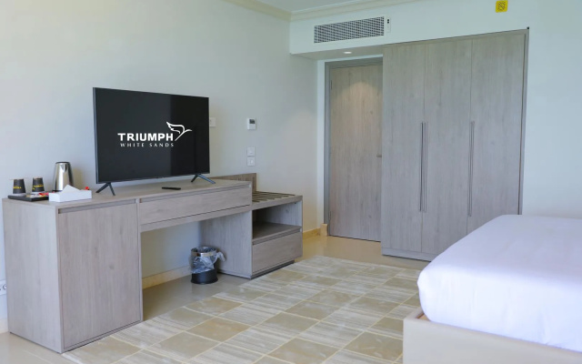 Triumph White Sands