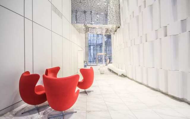 High-Rise Junior 2Br Condo downtown