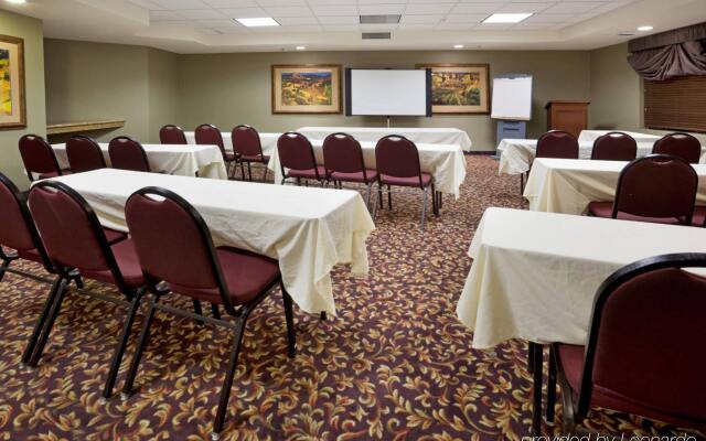 Holiday Inn Express Hotel & Suites Marina - State Beach Area by IHG