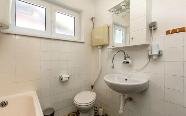 Awesome Home in Premantura With Wifi and 2 Bedrooms