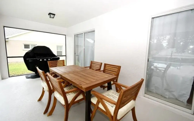 Greater Groves - 5 Bedrooms House w/pool-5202GG Home by RedAwning