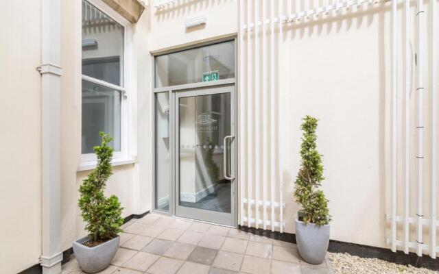 Houndsgate Court ♥ Very Central & Quiet Apartment ♥