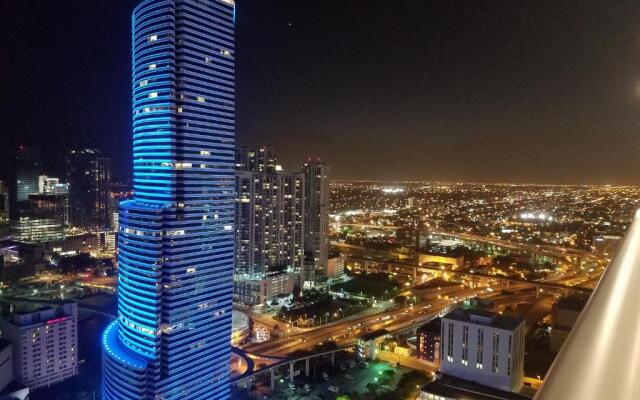 Downtown Miami Deluxe Apartment
