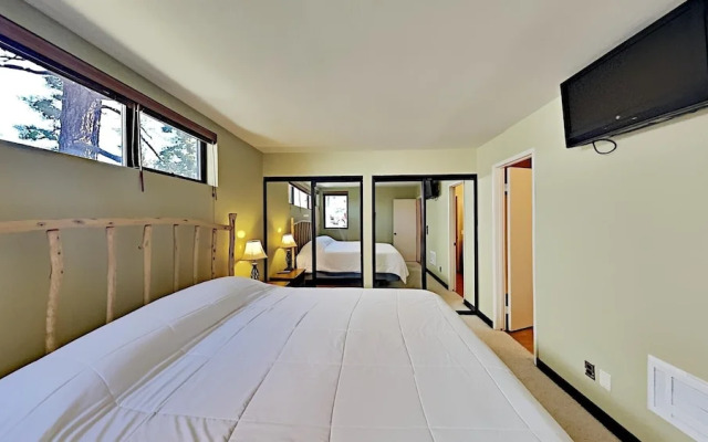 Condo with Great Views - Close to all Mammoth Recreation! by RedAwning