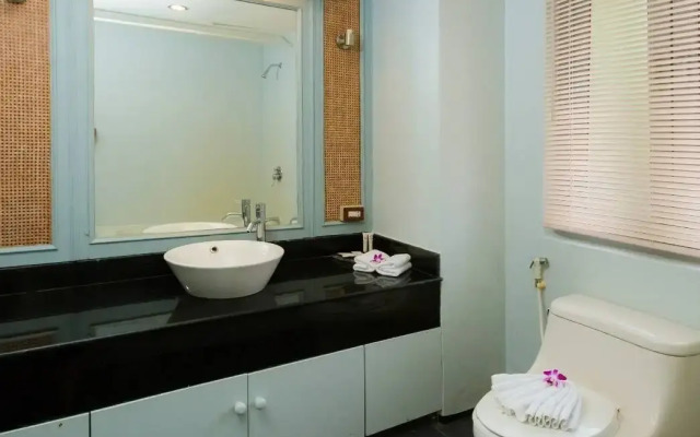 Ma Doo Bua Phuket (มาดูบัวภูเก็ต)