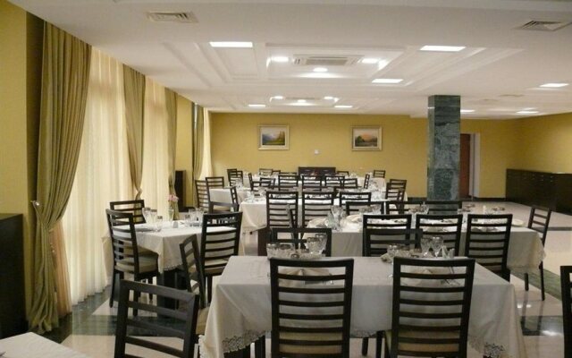 Qubek Hotel