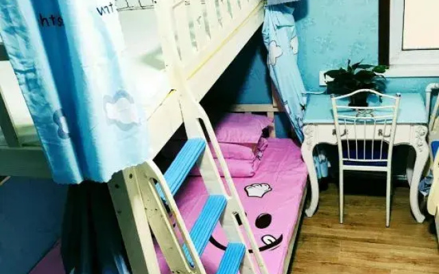 Wandering Earth Youth Apartment