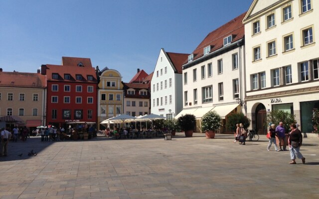 Luxurious Apartment in Schwabelweis With Barbecue