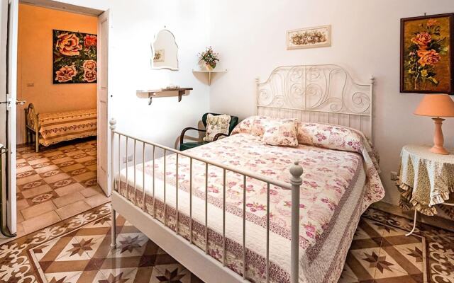 Quaint Holiday Home in Lecce Apulia near Town Center