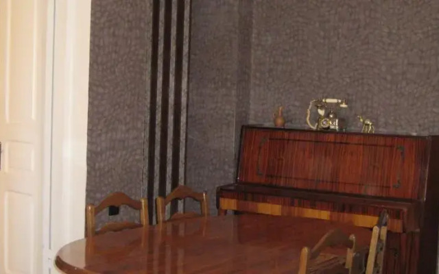 Chelo Guest House