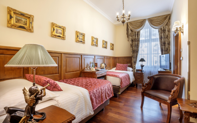 Iron Gate Hotel & Suites Prague by BHG