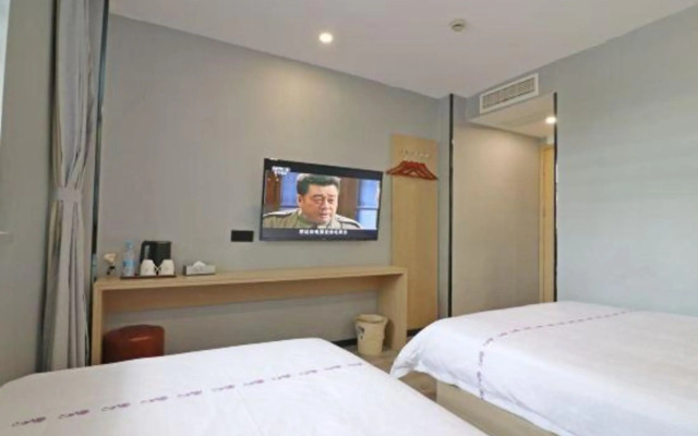 Zsmart Hotel (Shanghai Shangnan Road Subway Station)