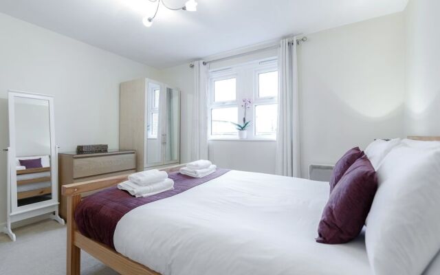 Roomspace Apartments-Courtyard Guildford