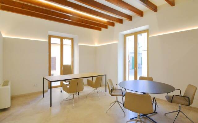 Top Quality Modern Town House in Petra With Private Pool