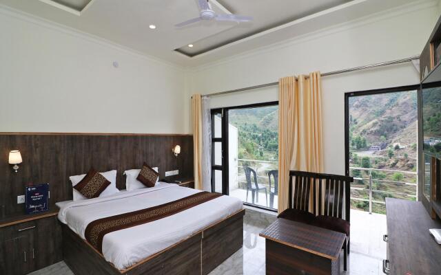 OYO 14158 The Kempty Fall Resort
