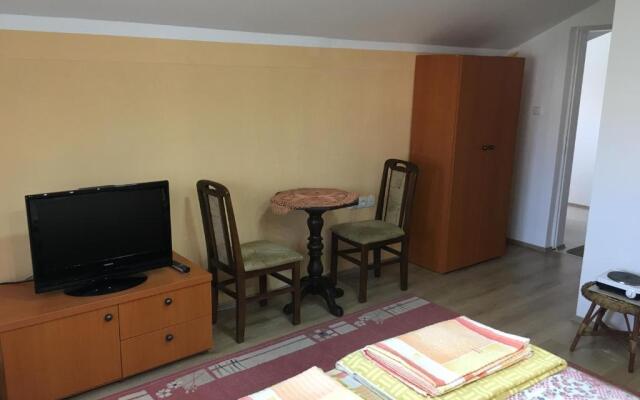 Pansion Velickovic - Apartments, Studios, Rooms