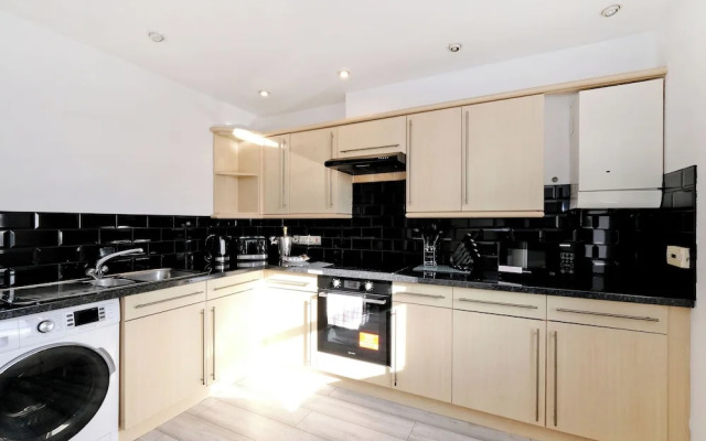 Orange Apartments - Belgrave Mansions