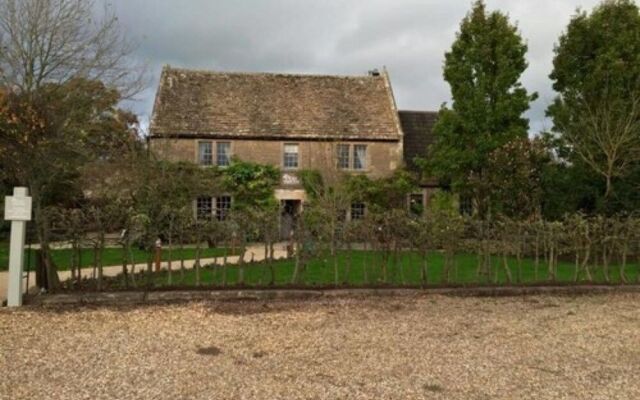 The Pear Tree Inn