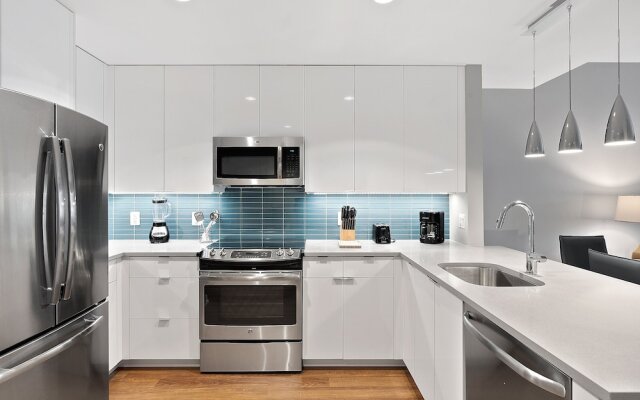 Global Luxury Suites Center City